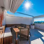 Penthouse With Roof Terrace With Jacuzzi Apartmán Zadar