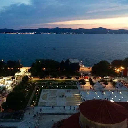 Penthouse With Roof Terrace With Jacuzzi