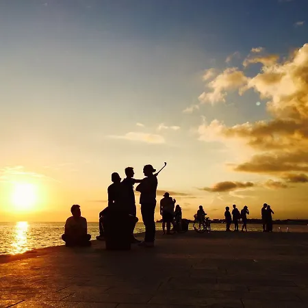 شقة Penthouse With Roof Terrace With Jacuzzi