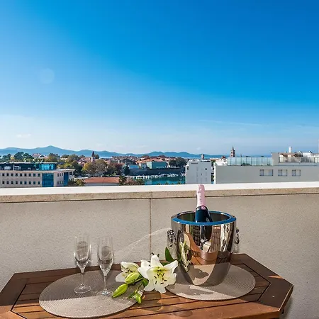 شقة Penthouse With Roof Terrace With Jacuzzi