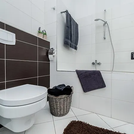 Penthouse With Roof Terrace With Jacuzzi *