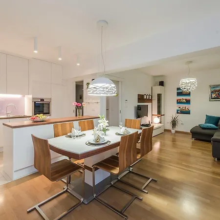 Penthouse With Roof Terrace With Jacuzzi Apartment Zadar