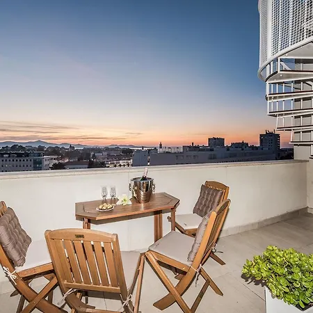 Penthouse With Roof Terrace With Jacuzzi