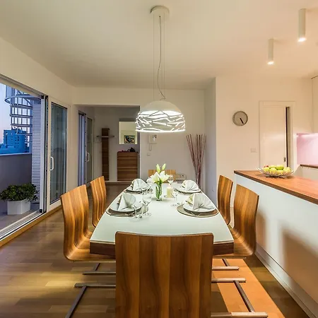 Penthouse With Roof Terrace With Jacuzzi زادار