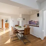 Penthouse With Roof Terrace With Jacuzzi Zadar