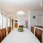 Penthouse With Roof Terrace With Jacuzzi Zadar