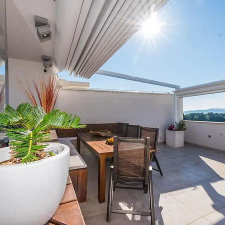公寓 Penthouse With Roof Terrace With Jacuzzi