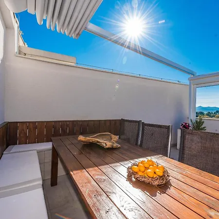 Penthouse With Roof Terrace With Jacuzzi * 扎达尔