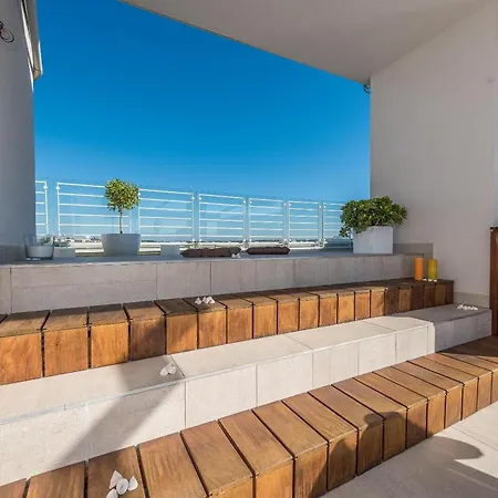 Penthouse With Roof Terrace With Jacuzzi 公寓 *