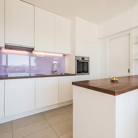 Penthouse With Roof Terrace With Jacuzzi Apartman *