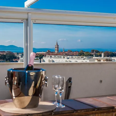 Penthouse With Roof Terrace With Jacuzzi Zadar