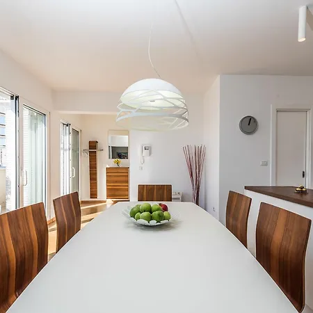 Penthouse With Roof Terrace With Jacuzzi Zadar