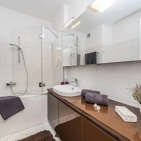 Penthouse With Roof Terrace With Jacuzzi 公寓 *