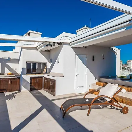 Penthouse With Roof Terrace With Jacuzzi 公寓 扎达尔