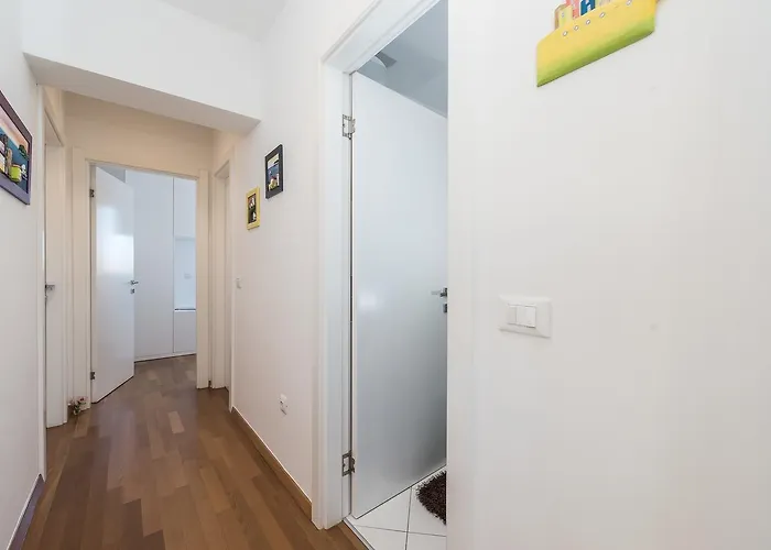 Penthouse With Roof Terrace With Jacuzzi Lägenhet